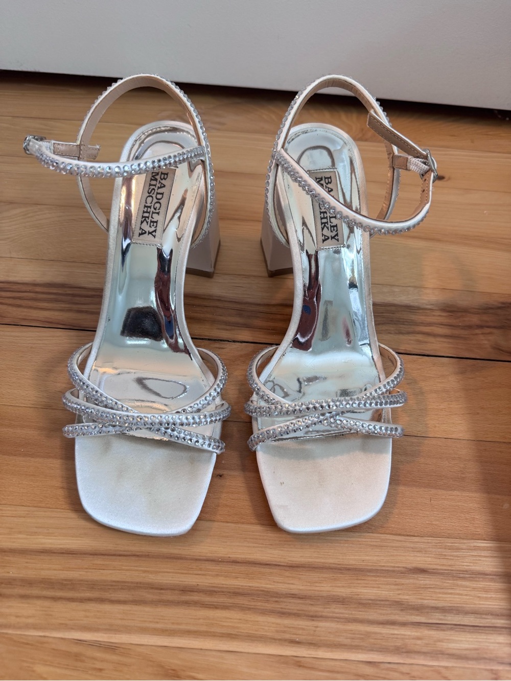 Badgley Mischka Brixley satin heel with rhinestones - Picture 5 of 10